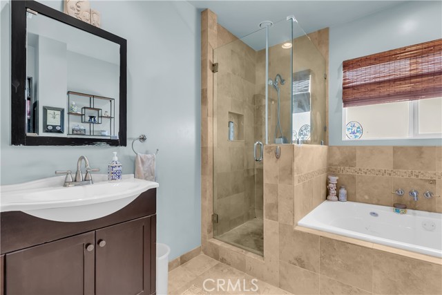 Huntington Park, California, 90255, United States, 4 Bedrooms Bedrooms, ,Residential,For Sale,1987109