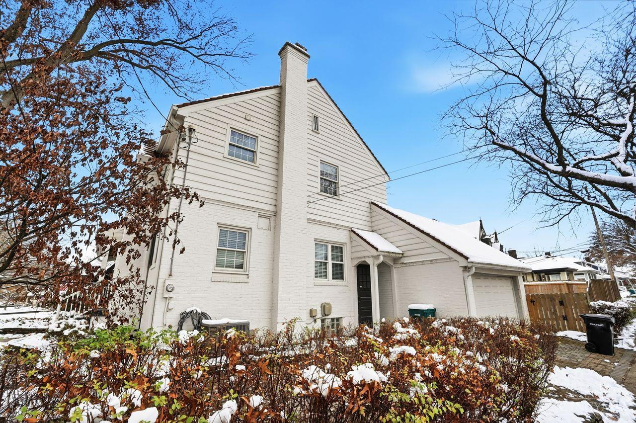 Cincinnati, Ohio, 45209, United States, 3 Bedrooms Bedrooms, ,4 BathroomsBathrooms,Residential,For Sale,2003338