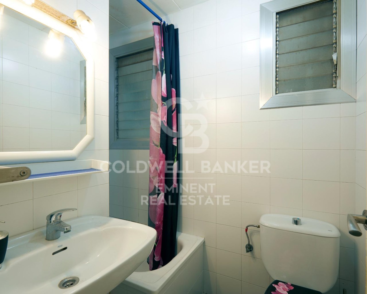 Barcelona, Catalonia, ES, 5 Bedrooms Bedrooms, ,2 BathroomsBathrooms,Residential,For Sale,1784996