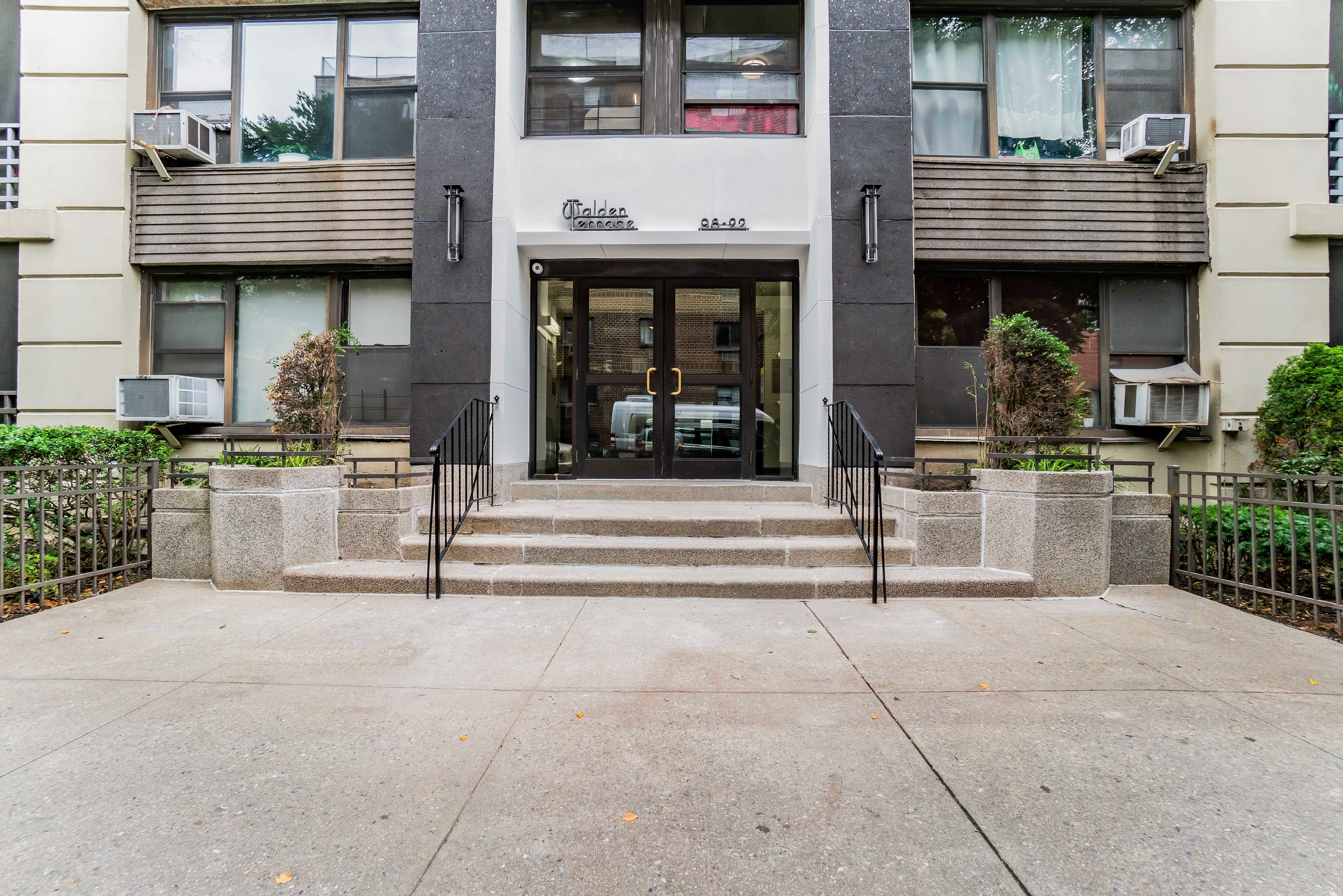 Rego Park, New York, 11374, United States, 2 Bedrooms Bedrooms, ,2 BathroomsBathrooms,Residential,For Sale,1980666