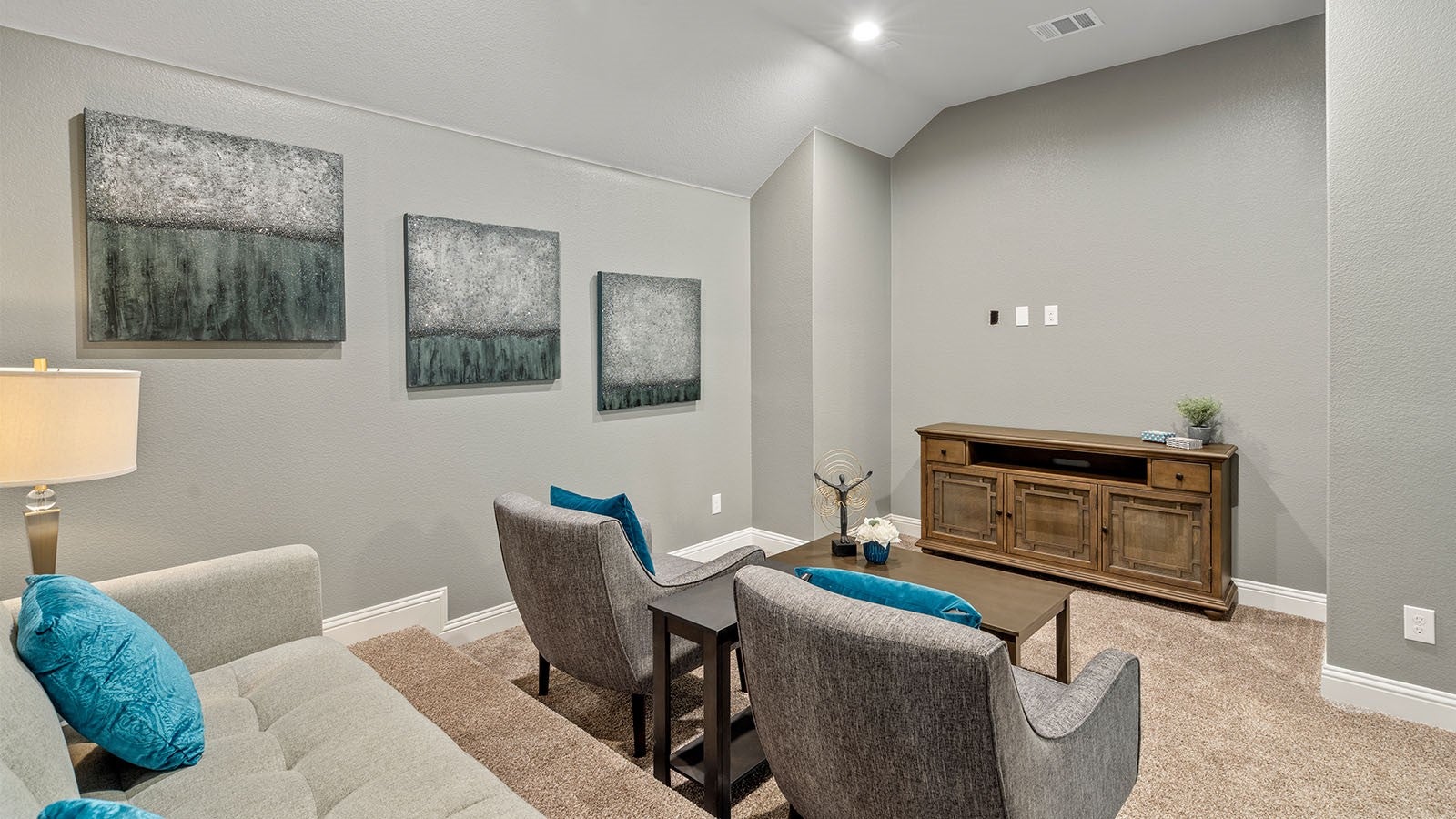 Grand Prairie, Texas, 76065, United States, 5 Bedrooms Bedrooms, ,4 BathroomsBathrooms,Residential,For Sale,2014206