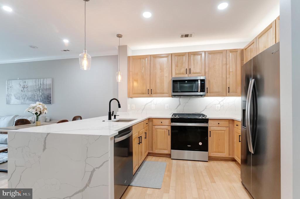 Reston, Virginia, 20190, United States, 2 Bedrooms Bedrooms, ,2 BathroomsBathrooms,Residential,For Sale,1904238