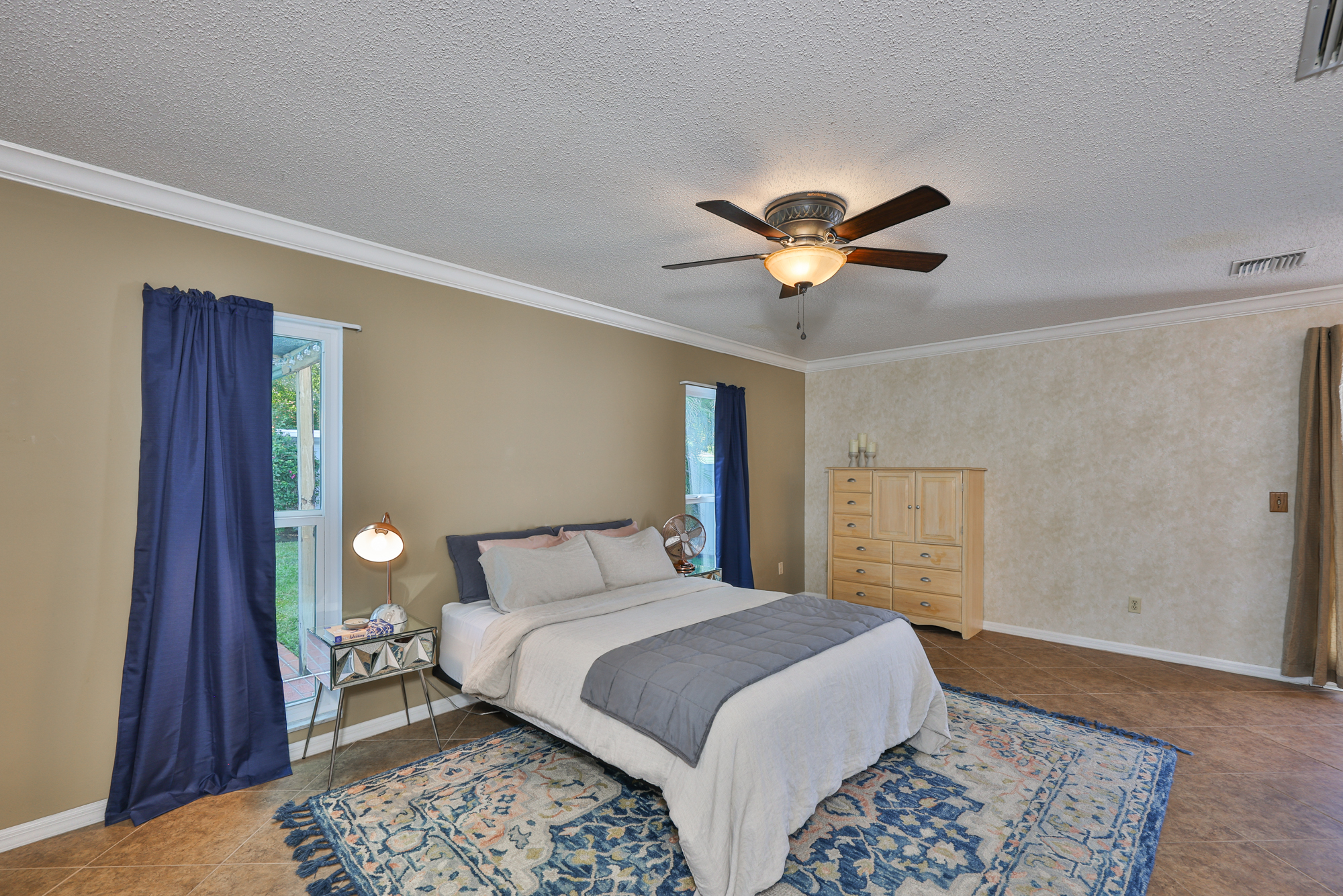 Tampa, Florida, 33613, United States, 3 Bedrooms Bedrooms, ,2 BathroomsBathrooms,Residential,For Sale,1981036