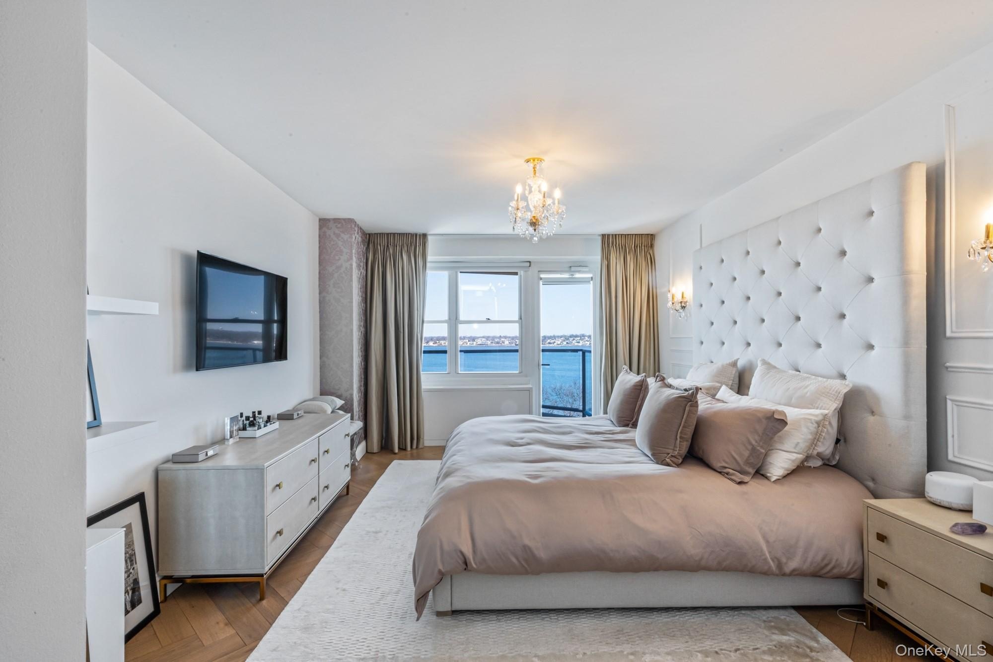 Bayside, New York, 11360, United States, 3 Bedrooms Bedrooms, ,2 BathroomsBathrooms,Residential,For Sale,2048394