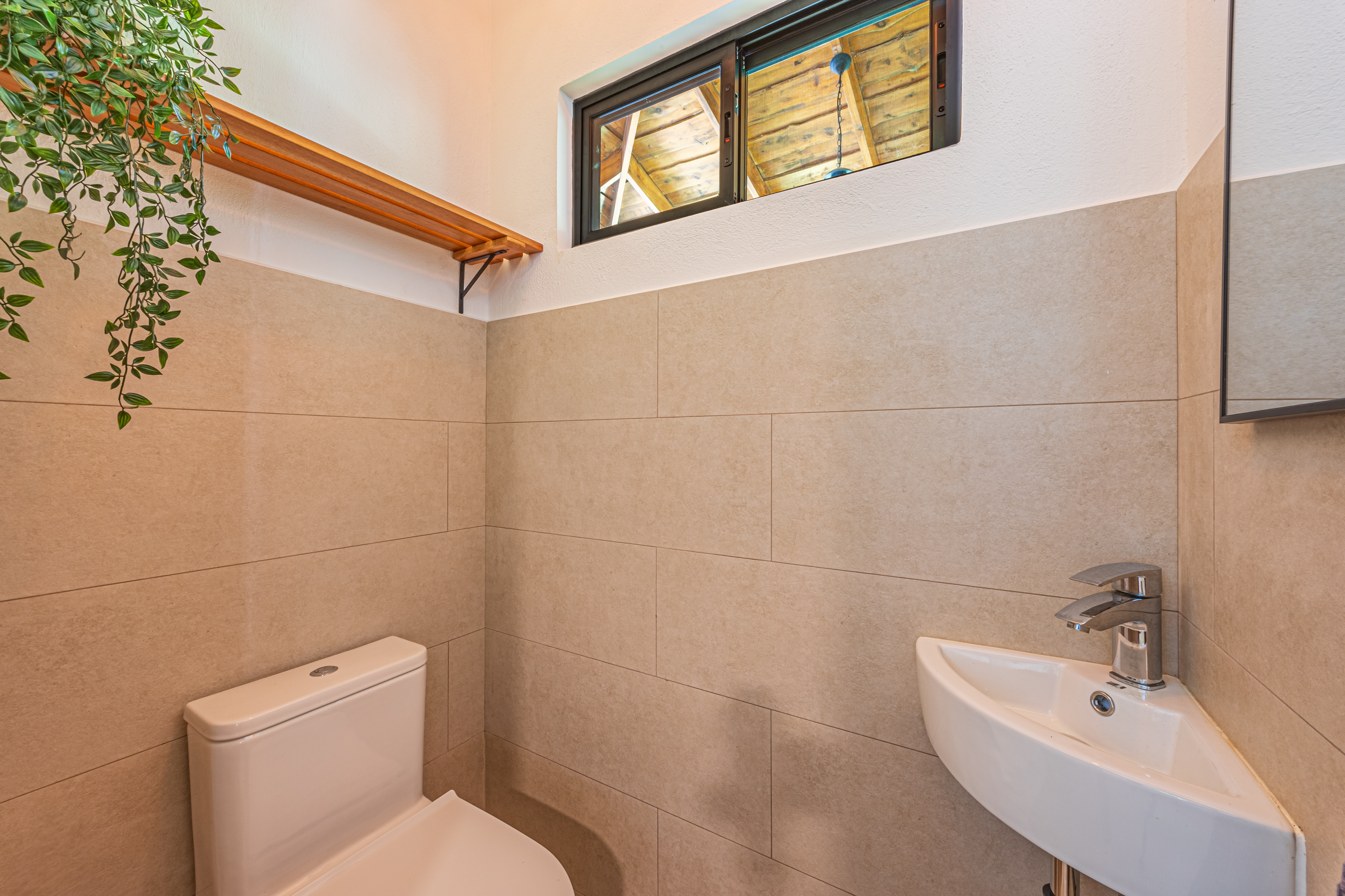 Ojochal, Puntarenas, CR, 4 Bedrooms Bedrooms, ,2 BathroomsBathrooms,Residential,For Sale,1721935
