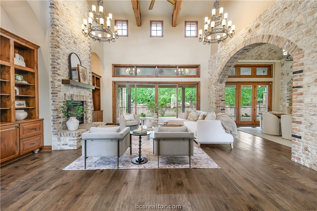 Bryan, Texas, 77802, United States, 4 Bedrooms Bedrooms, ,6 BathroomsBathrooms,Residential,For Sale,2037788