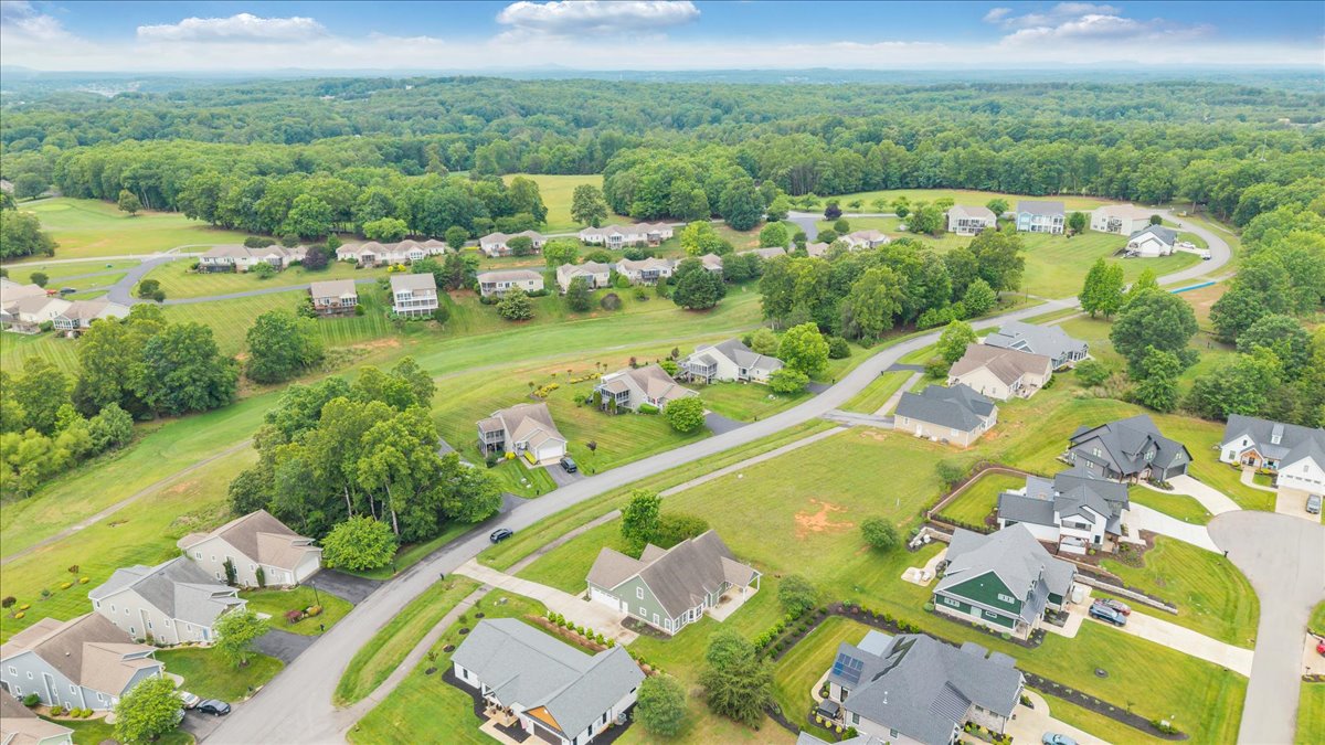 Huddleston, Virginia, 24104, United States, 4 Bedrooms Bedrooms, ,4 BathroomsBathrooms,Residential,For Sale,2048445