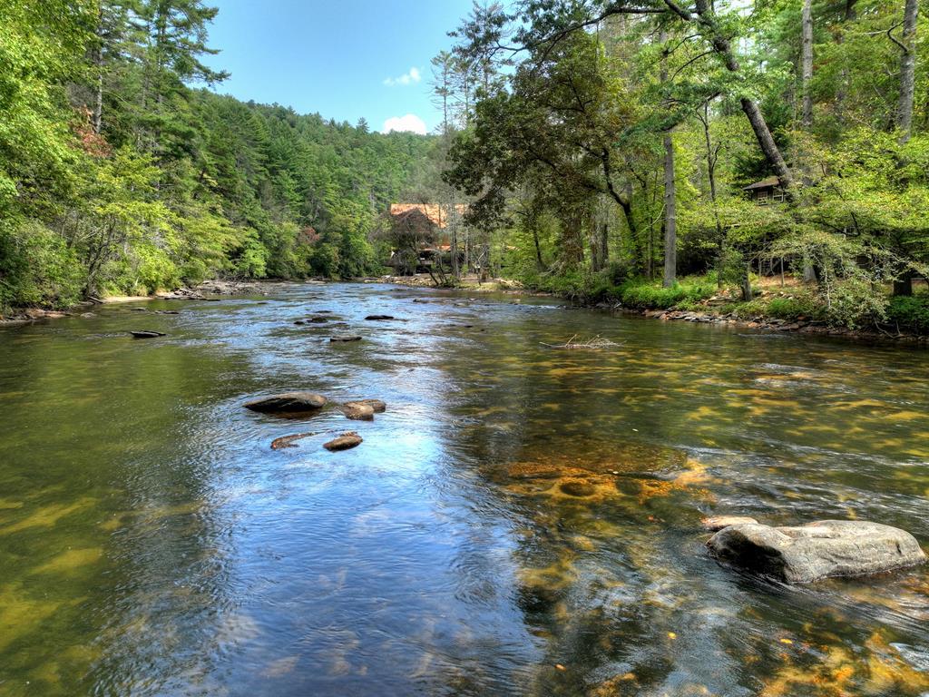 Blue Ridge, Georgia, 30513, United States, 4 Bedrooms Bedrooms, ,4 BathroomsBathrooms,Residential,For Sale,1859104