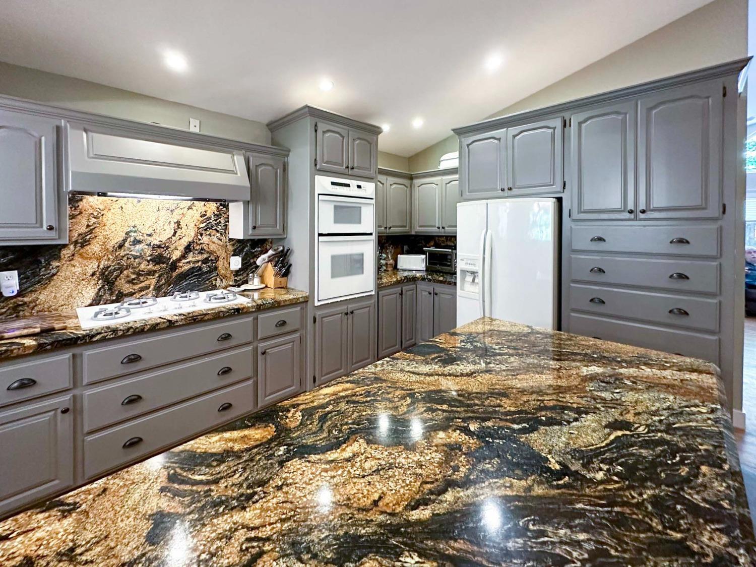 Nevada City, California, 95959, United States, 3 Bedrooms Bedrooms, ,2 BathroomsBathrooms,Residential,For Sale,1988605