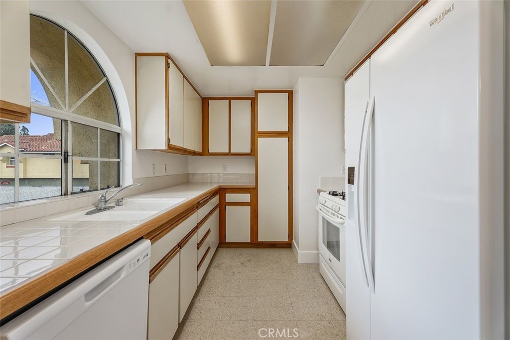 Irvine, California, 92614, United States, 2 Bedrooms Bedrooms, ,2 BathroomsBathrooms,Residential,For Sale,1901676