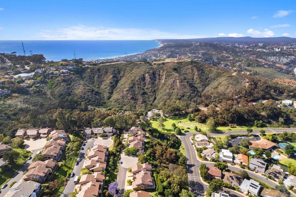 La Jolla, California, 92037, United States, 2 Bedrooms Bedrooms, ,3 BathroomsBathrooms,Residential,For Sale,1938534