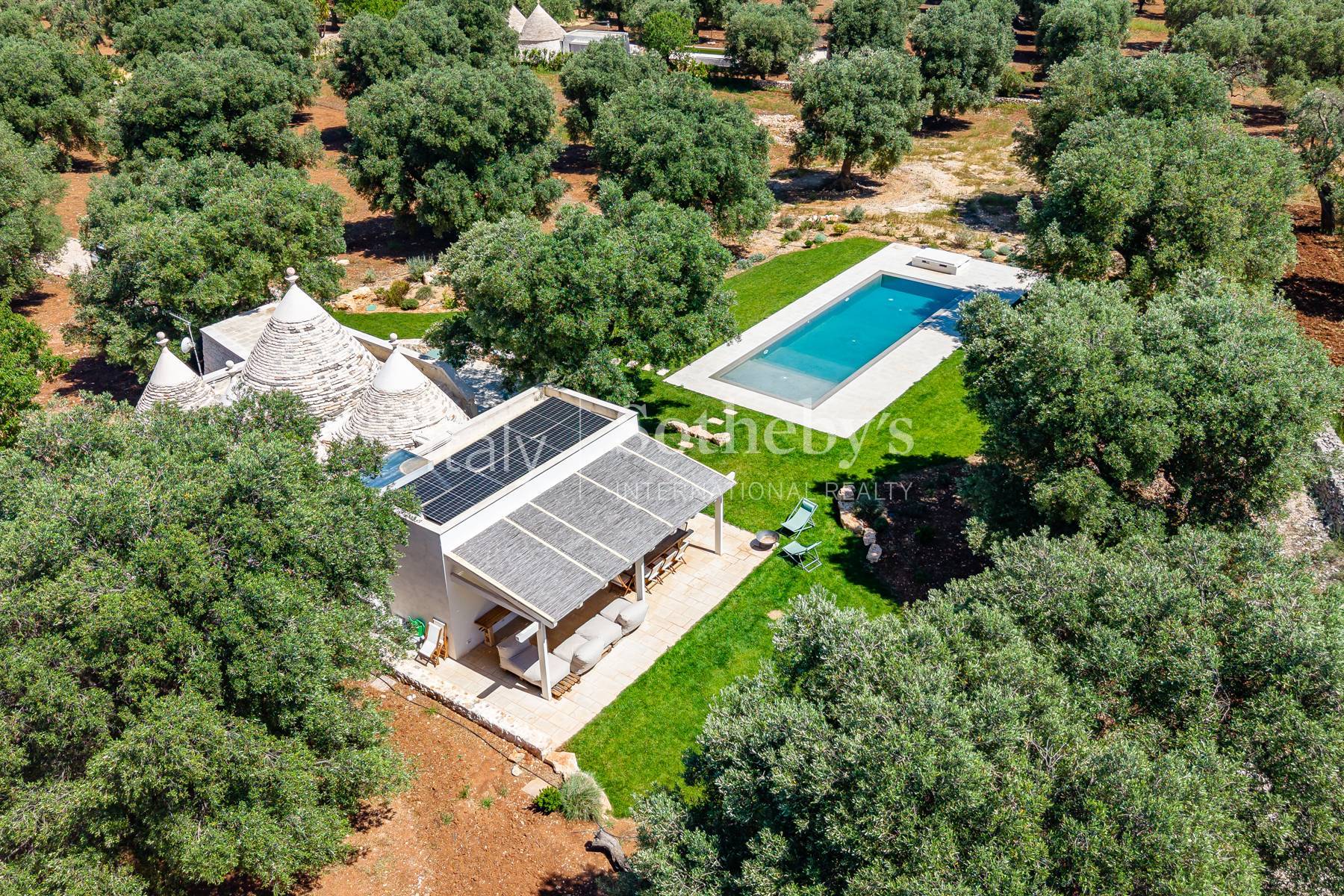  Refined trulli residence with swimming pool surrounded by nature - 物件實景