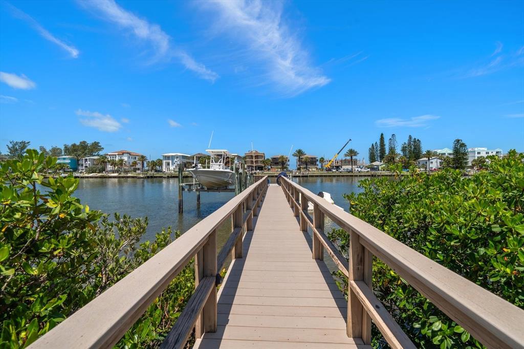Largo, Florida, 33774, United States, 5 Bedrooms Bedrooms, ,7 BathroomsBathrooms,Residential,For Sale,1876225