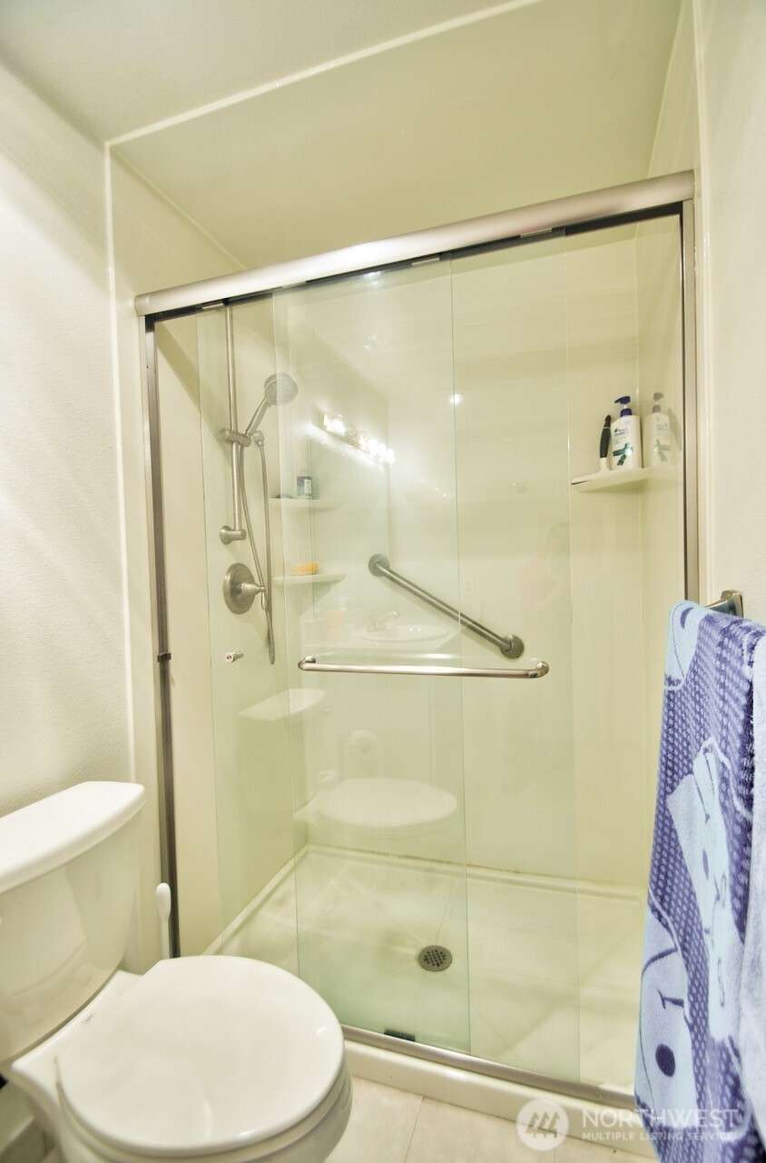 Olympia, Washington, 98512, United States, 4 Bedrooms Bedrooms, ,2 BathroomsBathrooms,Residential,For Sale,1983552