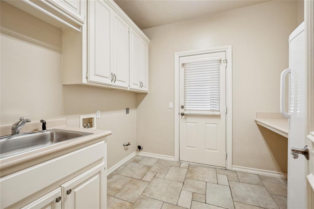 Edmond, Oklahoma, 73013, United States, 4 Bedrooms Bedrooms, ,5 BathroomsBathrooms,Residential,For Sale,1912730