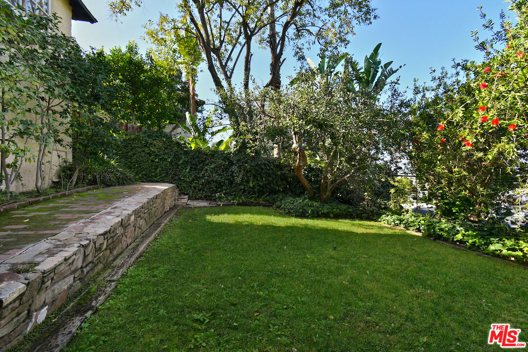 Sherman Oaks, California, 91403, United States, 3 Bedrooms Bedrooms, ,3 BathroomsBathrooms,Residential,For Sale,1989375