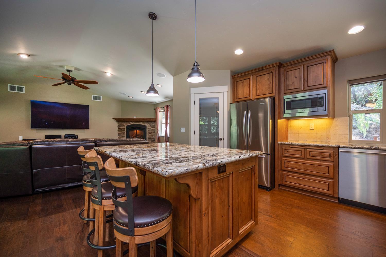 Placerville, California, 95667, United States, 3 Bedrooms Bedrooms, ,3 BathroomsBathrooms,Residential,For Sale,1937817