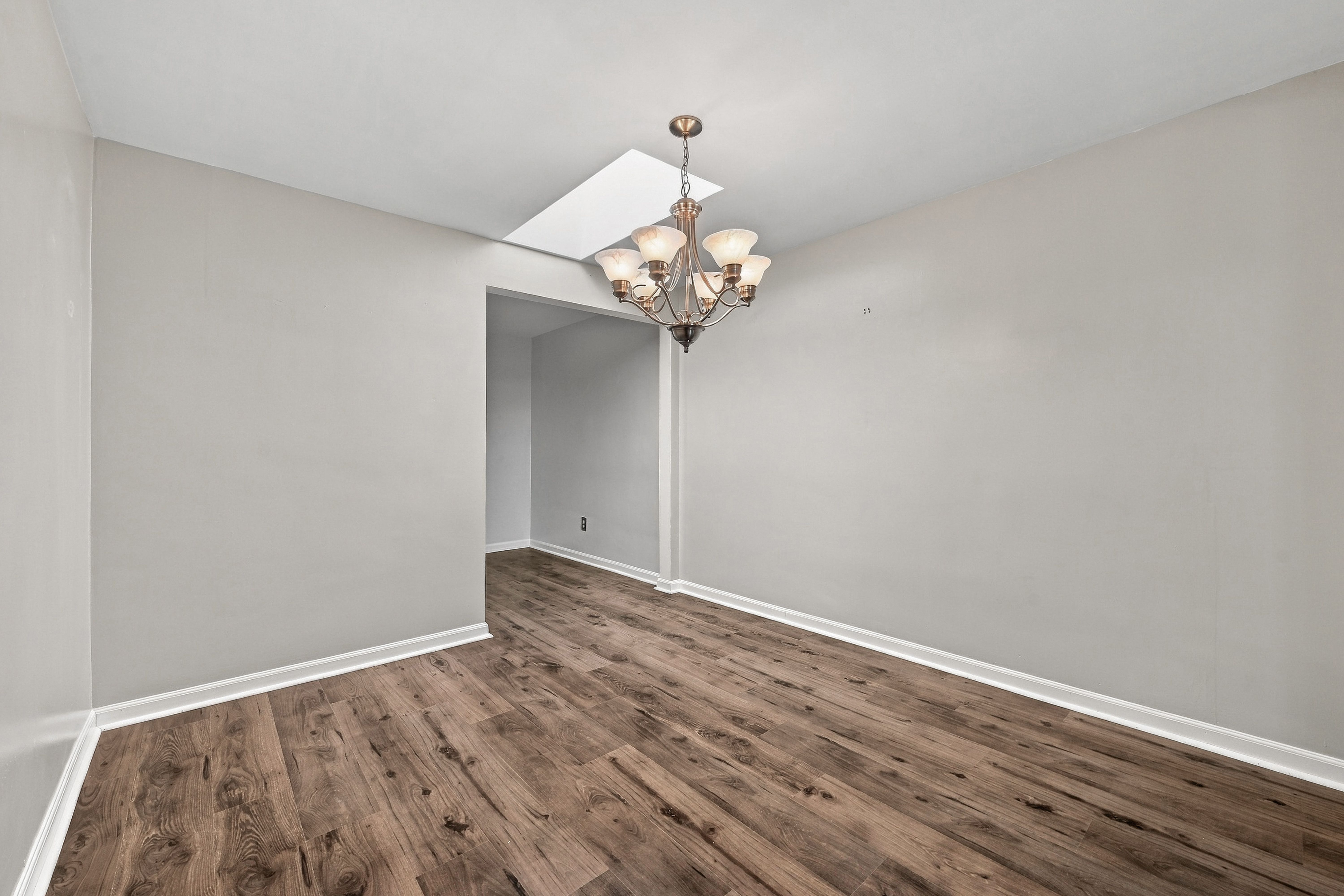  16 South Rolling Hills Avenue, Irwin, PA 15642 - 物件實景