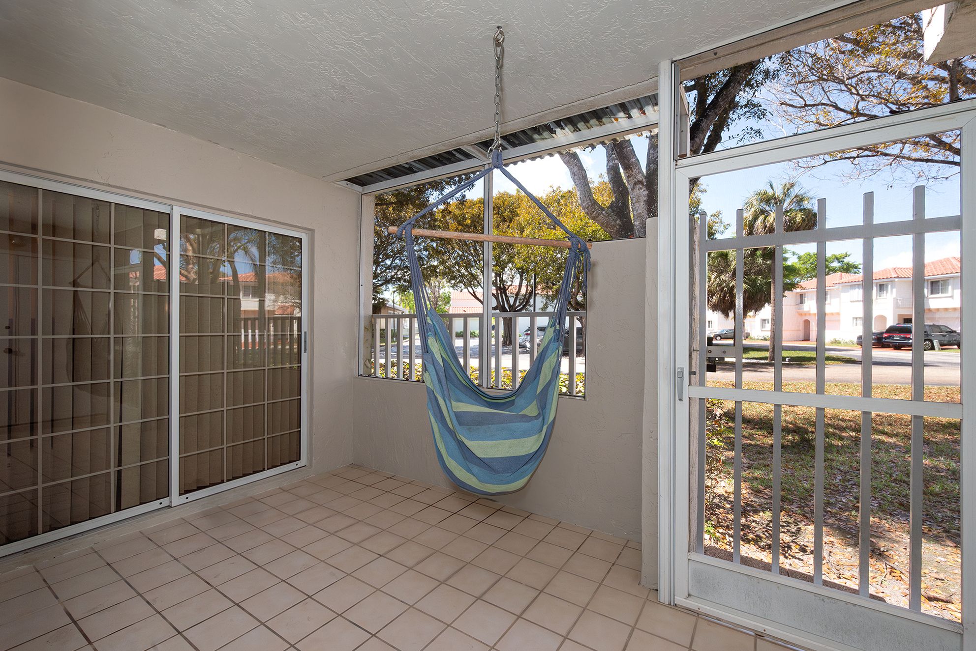  10441 Mahogany Key Cir, Miami, FL, 33196 - 物件實景