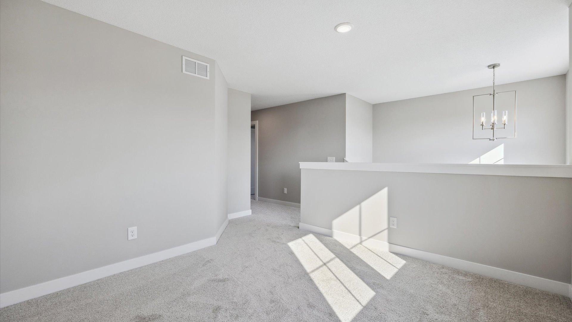 Woodbury, Minnesota, 55129, United States, 4 Bedrooms Bedrooms, ,2 BathroomsBathrooms,Residential,For Sale,1736697