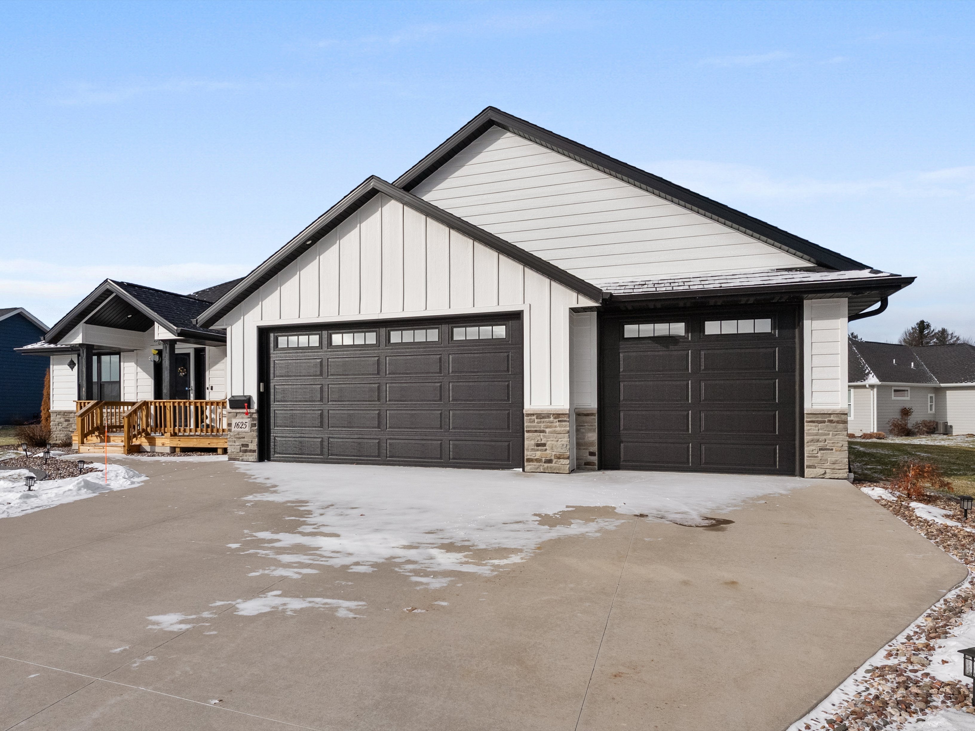 Green Bay, Wisconsin, 54313, United States, 4 Bedrooms Bedrooms, ,4 BathroomsBathrooms,Residential,For Sale,2010361