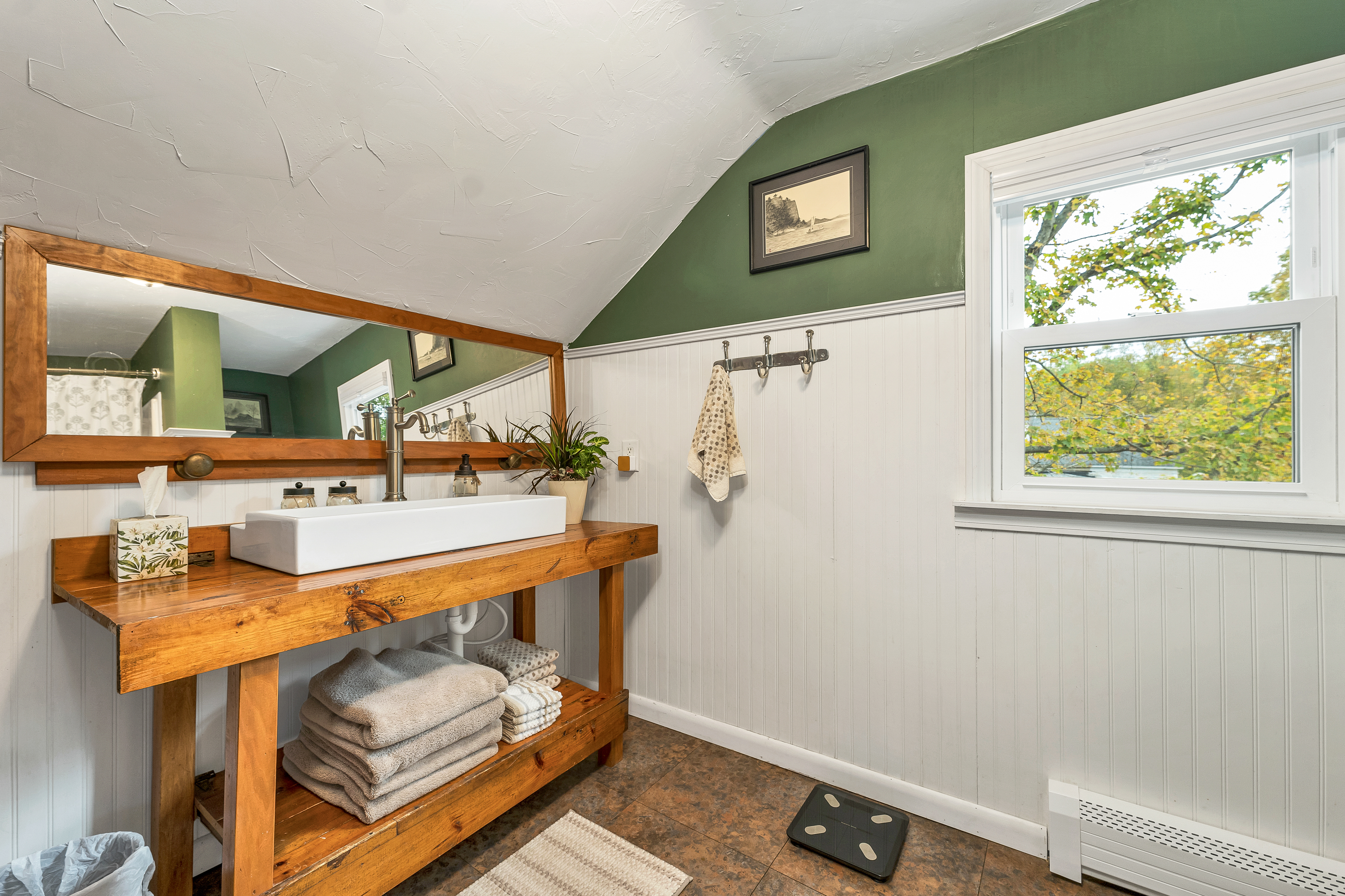 New Hampton, New Hampshire, 03256, United States, 3 Bedrooms Bedrooms, ,2 BathroomsBathrooms,Residential,For Sale,1976392