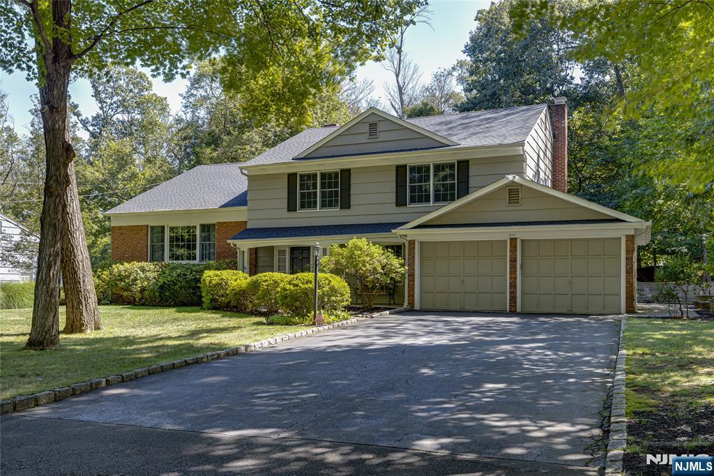 Berkeley Heights, New Jersey, 07922, United States, 6 Bedrooms Bedrooms, ,4 BathroomsBathrooms,Residential,For Sale,1838831