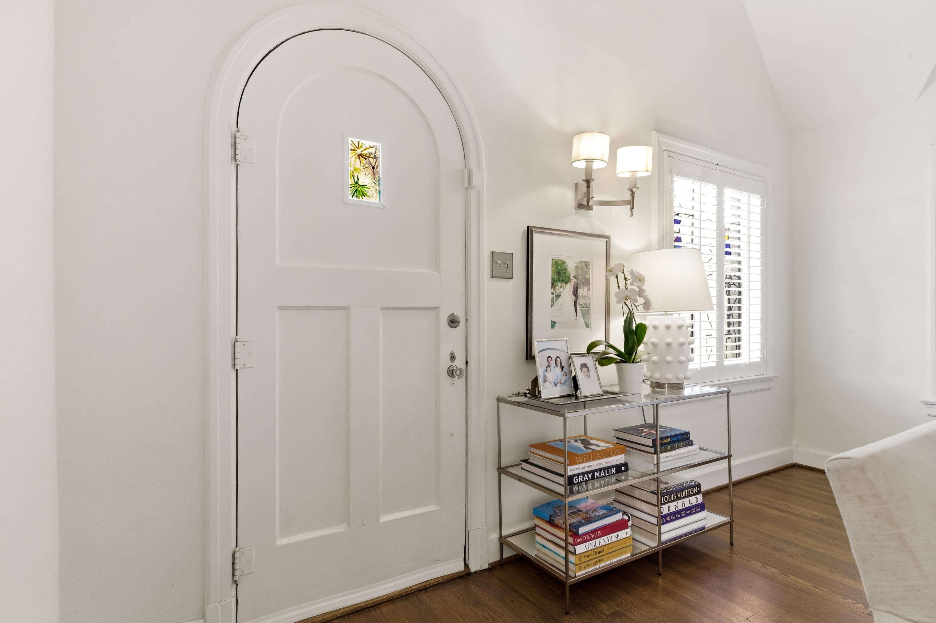  Charming Updated Tudor In Lakewood - 物件實景