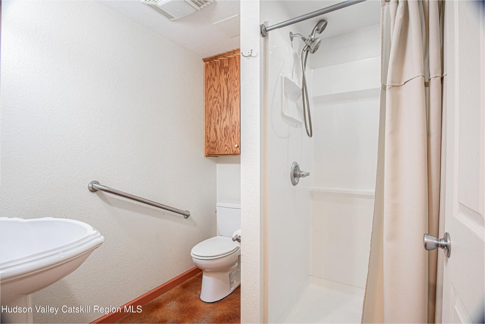 Saugerties, New York, 12477, United States, 4 Bedrooms Bedrooms, ,4 BathroomsBathrooms,Residential,For Sale,1928425