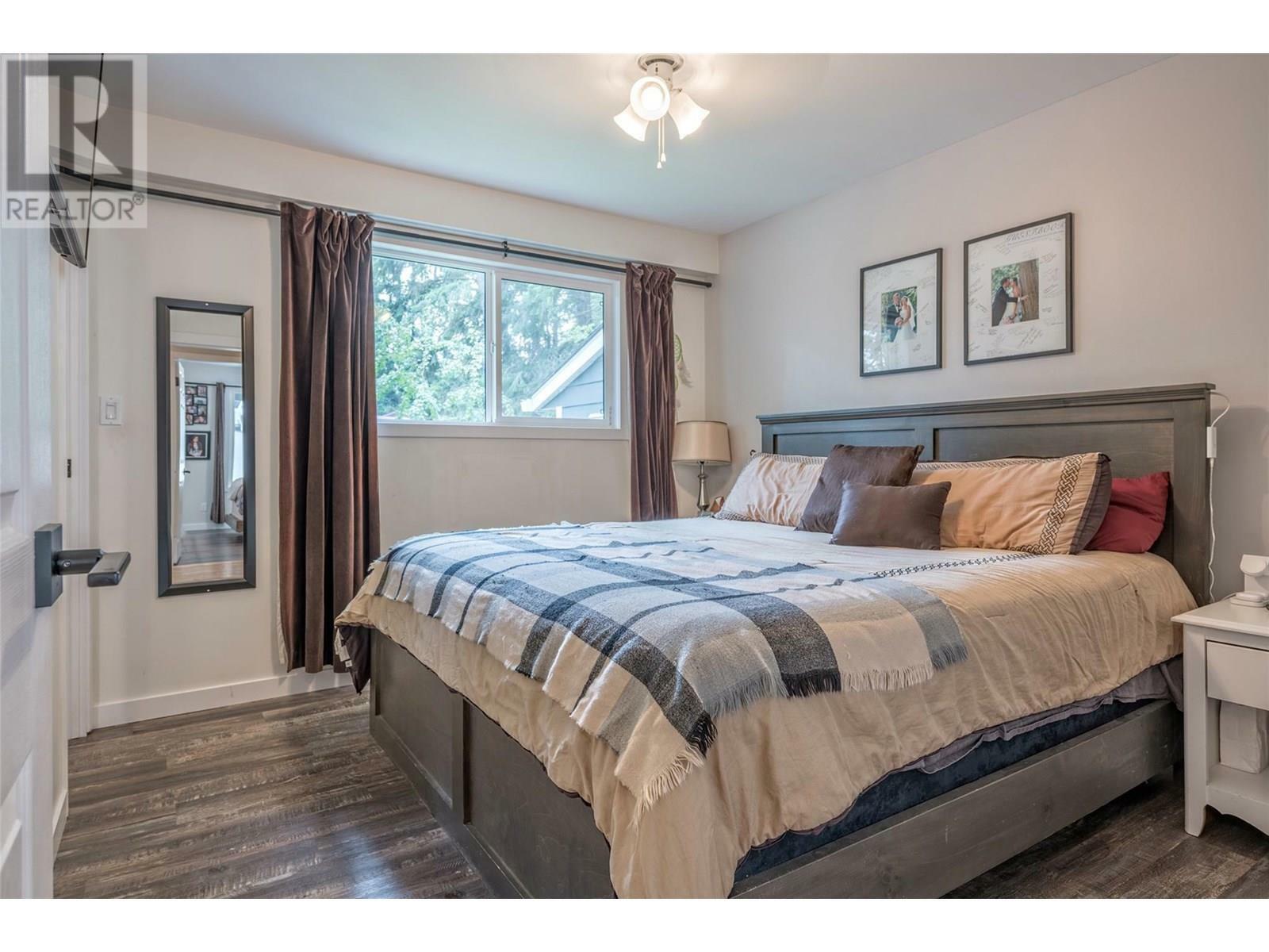 SPALLUMCHEEN, British Columbia, V4Y 0S6, CA, 3 Bedrooms Bedrooms, ,3 BathroomsBathrooms,Residential,For Sale,1874999