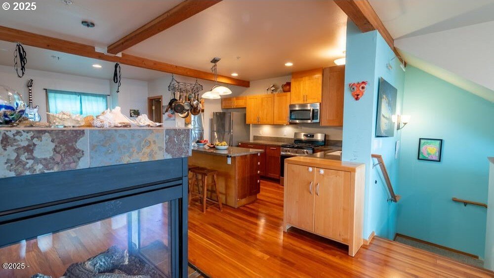 Depoe Bay, Oregon, 97341, United States, 3 Bedrooms Bedrooms, ,4 BathroomsBathrooms,Residential,For Sale,1939228