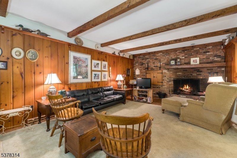 Raritan Twp., New Jersey, 08822, United States, 3 Bedrooms Bedrooms, ,2 BathroomsBathrooms,Residential,For Sale,1917160