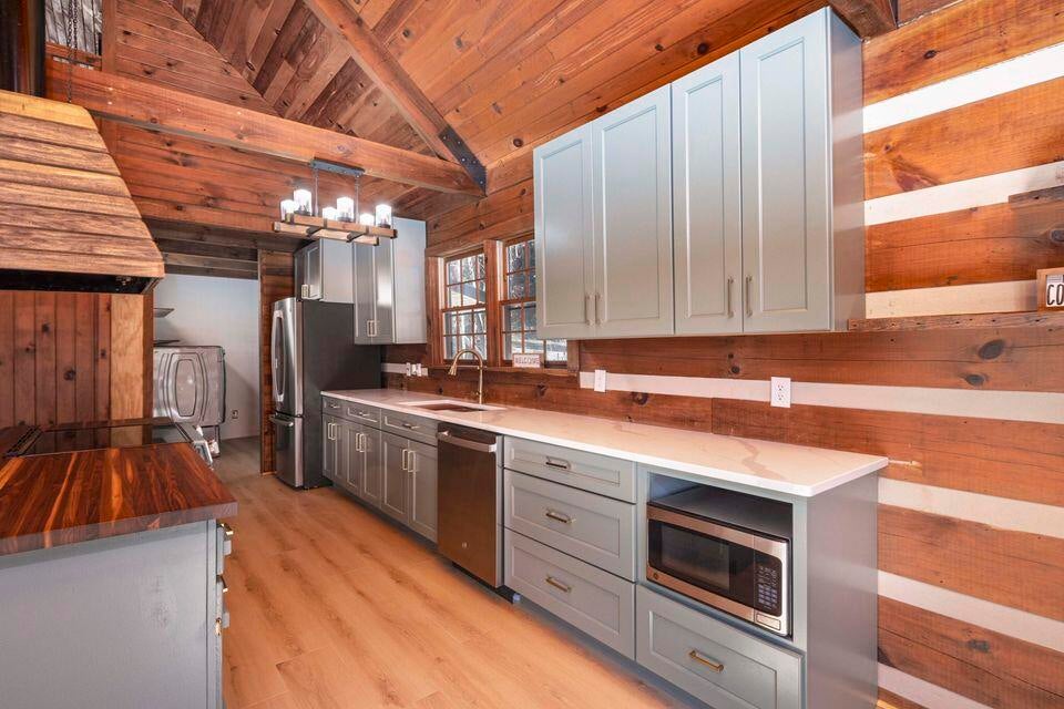 Spring City, Tennessee, 37381, United States, 1 Bedroom Bedrooms, ,2 BathroomsBathrooms,Residential,For Sale,1826365