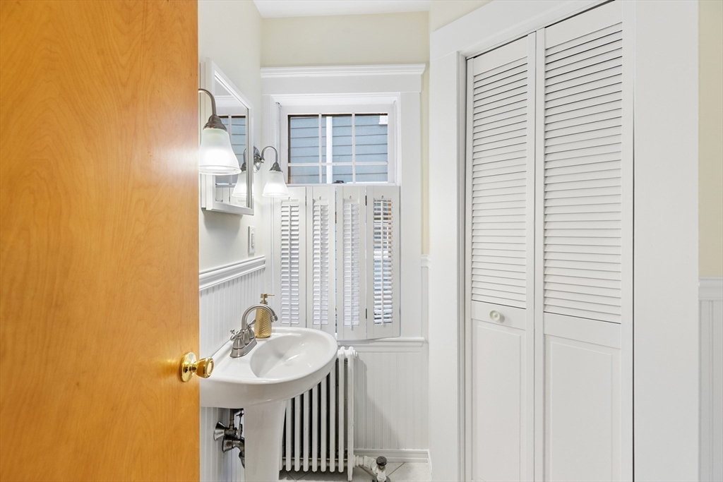 Malden, Massachusetts, 02148, United States, 3 Bedrooms Bedrooms, ,2 BathroomsBathrooms,Residential,For Sale,1942894