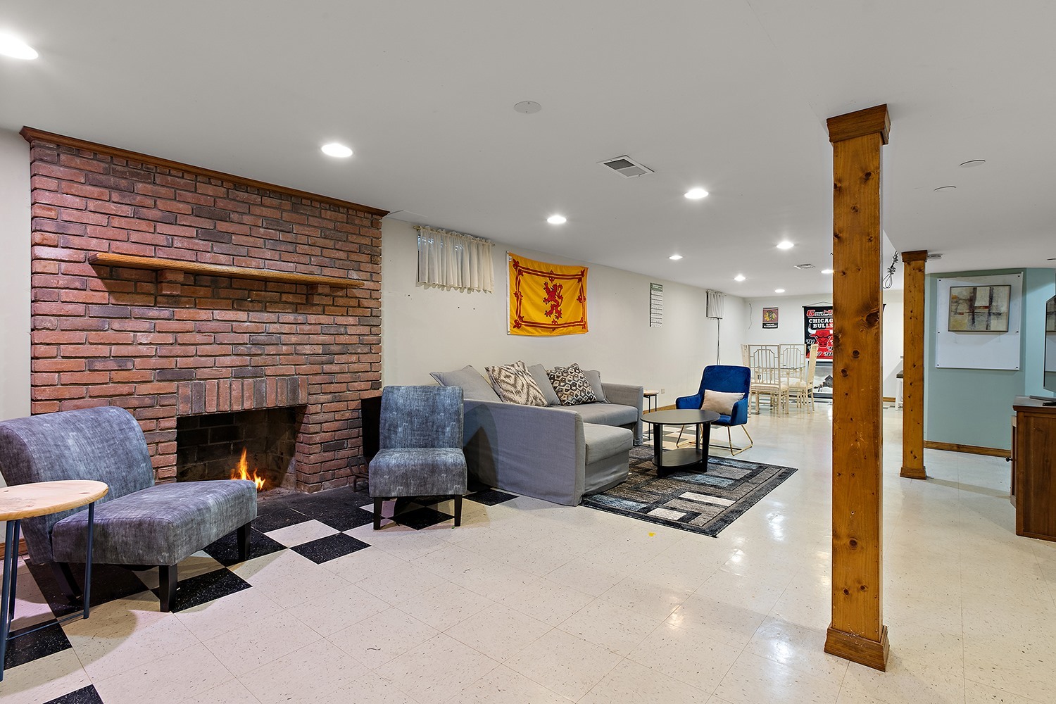 Des Plaines, Illinois, 60016, United States, 3 Bedrooms Bedrooms, ,3 BathroomsBathrooms,Residential,For Sale,2003071