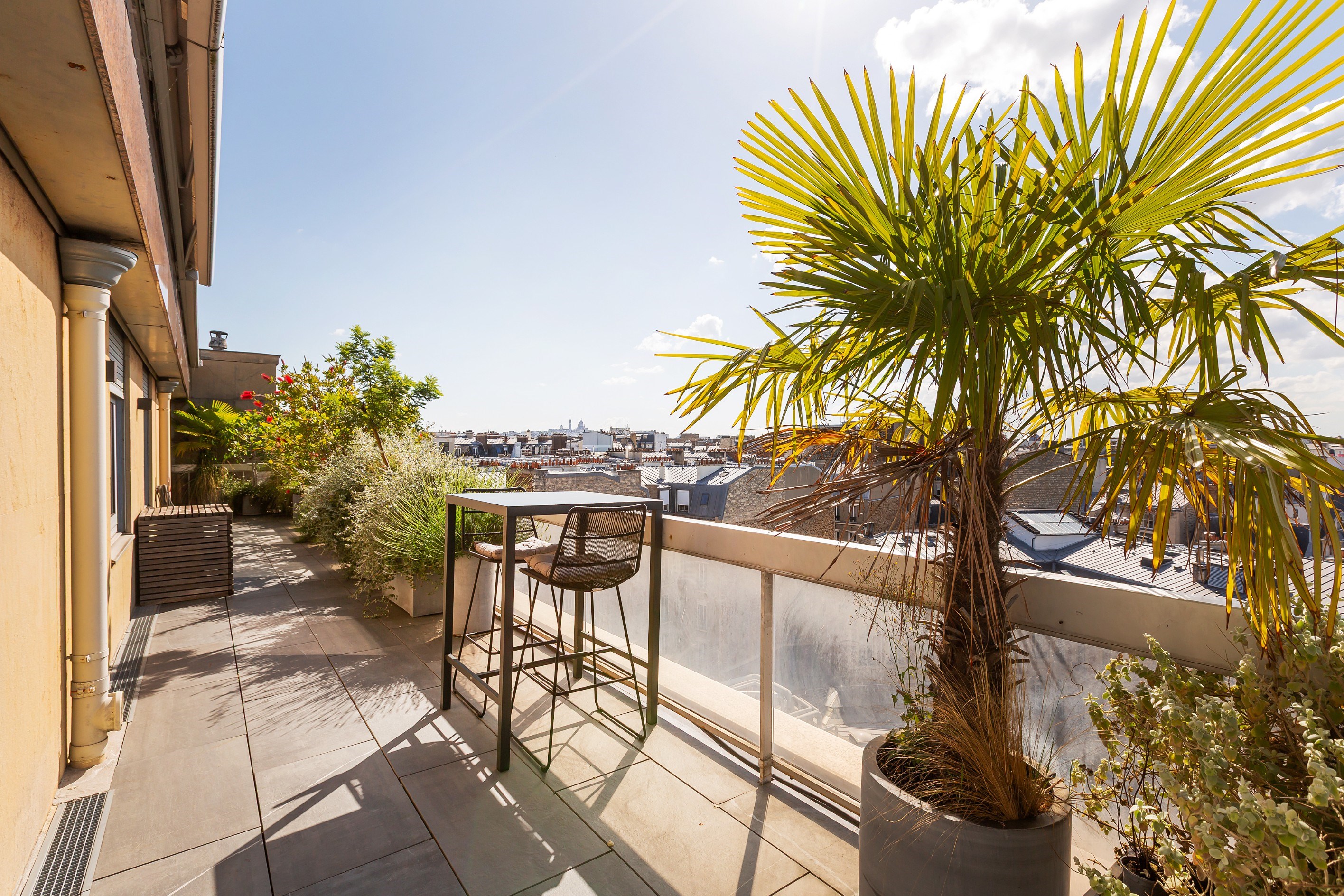  FOR SALE - Top-floor 