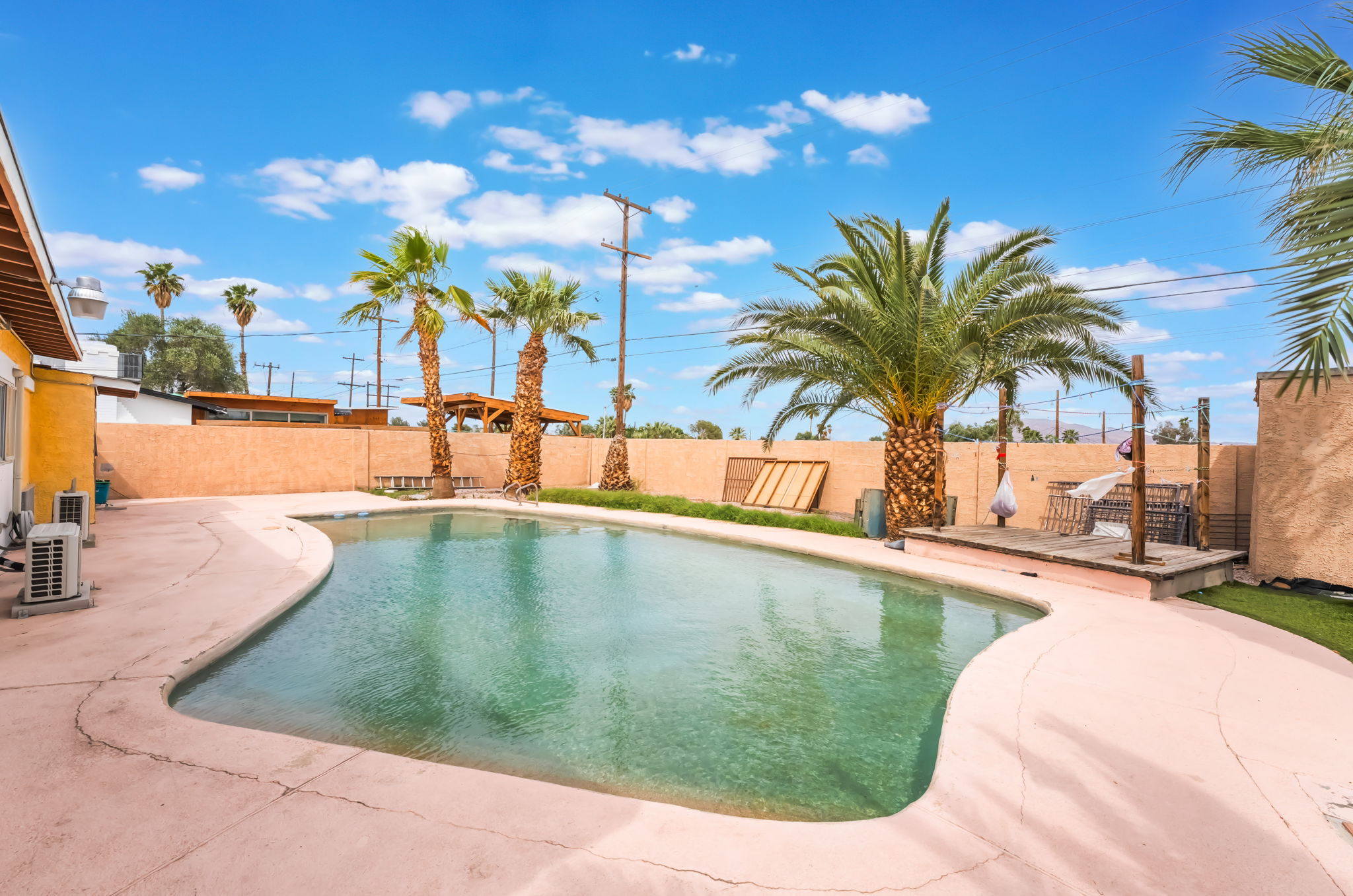 Las Vegas, Nevada, 89104, United States, 4 Bedrooms Bedrooms, ,2 BathroomsBathrooms,Residential,For Sale,1924151