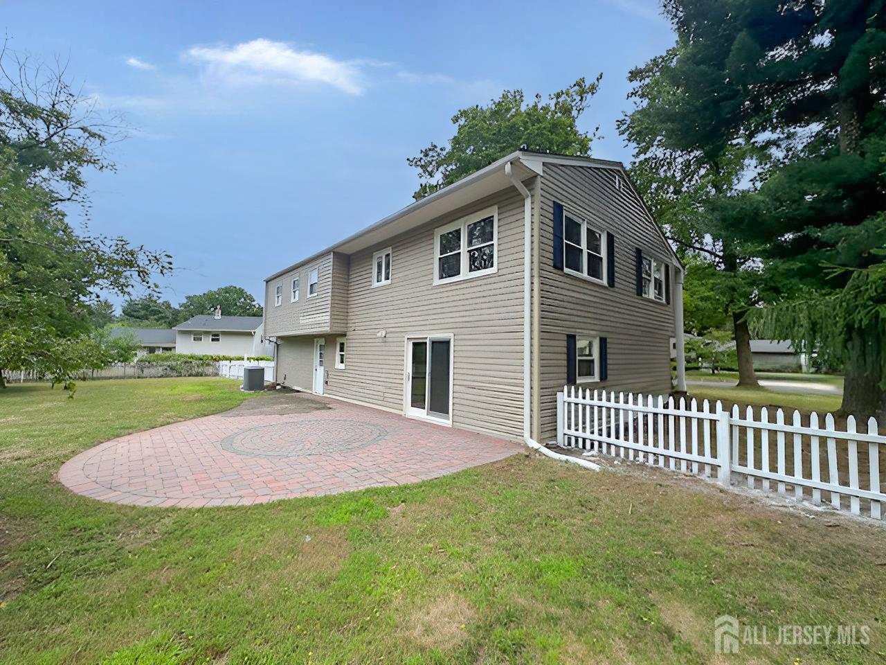 West Windsor, New Jersey, 08550, United States, 5 Bedrooms Bedrooms, ,3 BathroomsBathrooms,Residential,For Sale,1981003