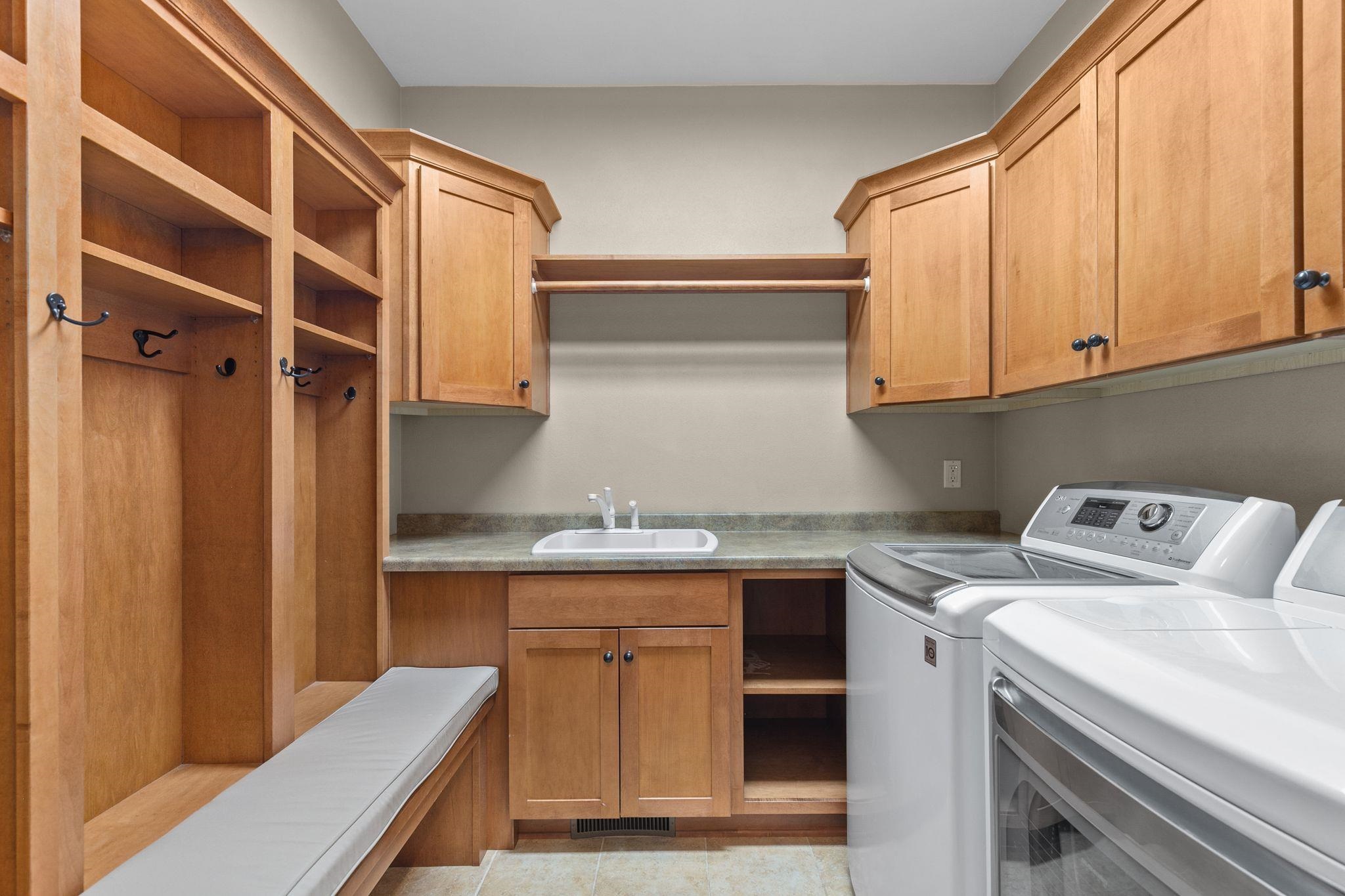 Combined Locks, Wisconsin, 54113, United States, 3 Bedrooms Bedrooms, ,4 BathroomsBathrooms,Residential,For Sale,1976414