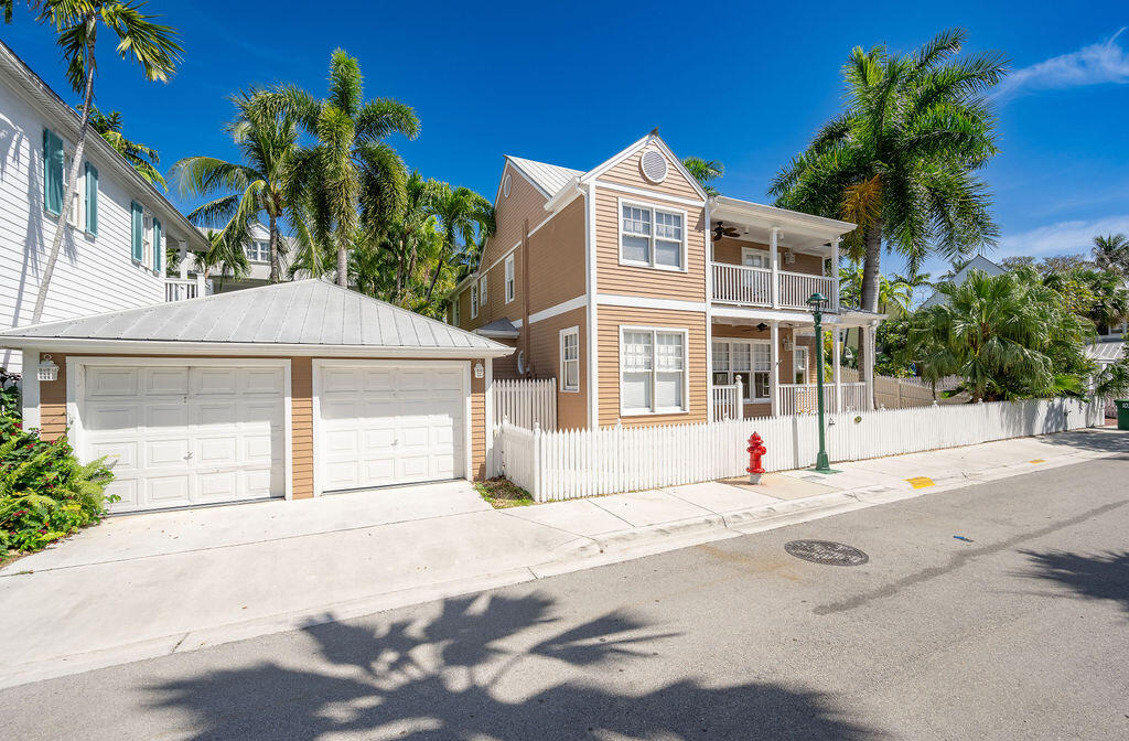 KEY WEST, Florida, 33040, United States, 5 Bedrooms Bedrooms, ,4 BathroomsBathrooms,Residential,For Sale,1847145