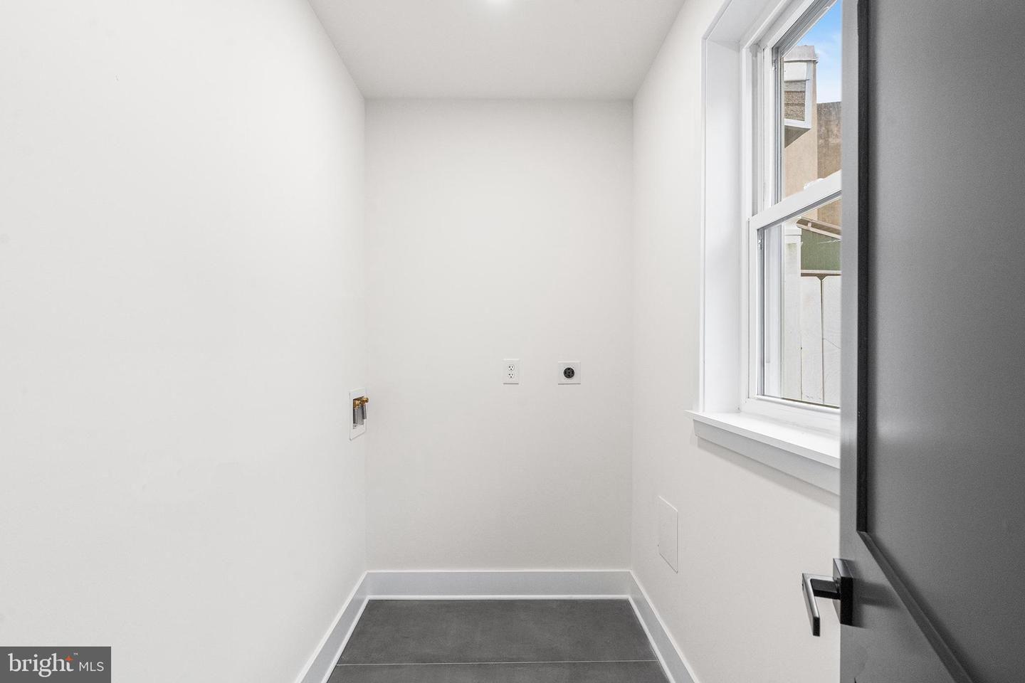 Philadelphia, Pennsylvania, 19125, United States, 3 Bedrooms Bedrooms, ,3 BathroomsBathrooms,Residential,For Sale,1954864