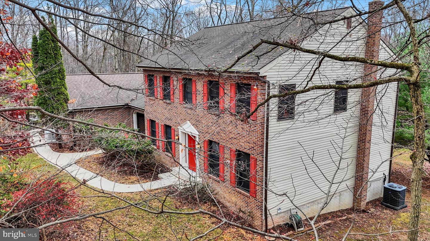 Lebanon, Pennsylvania, 17042, United States, 4 Bedrooms Bedrooms, ,3 BathroomsBathrooms,Residential,For Sale,1998150