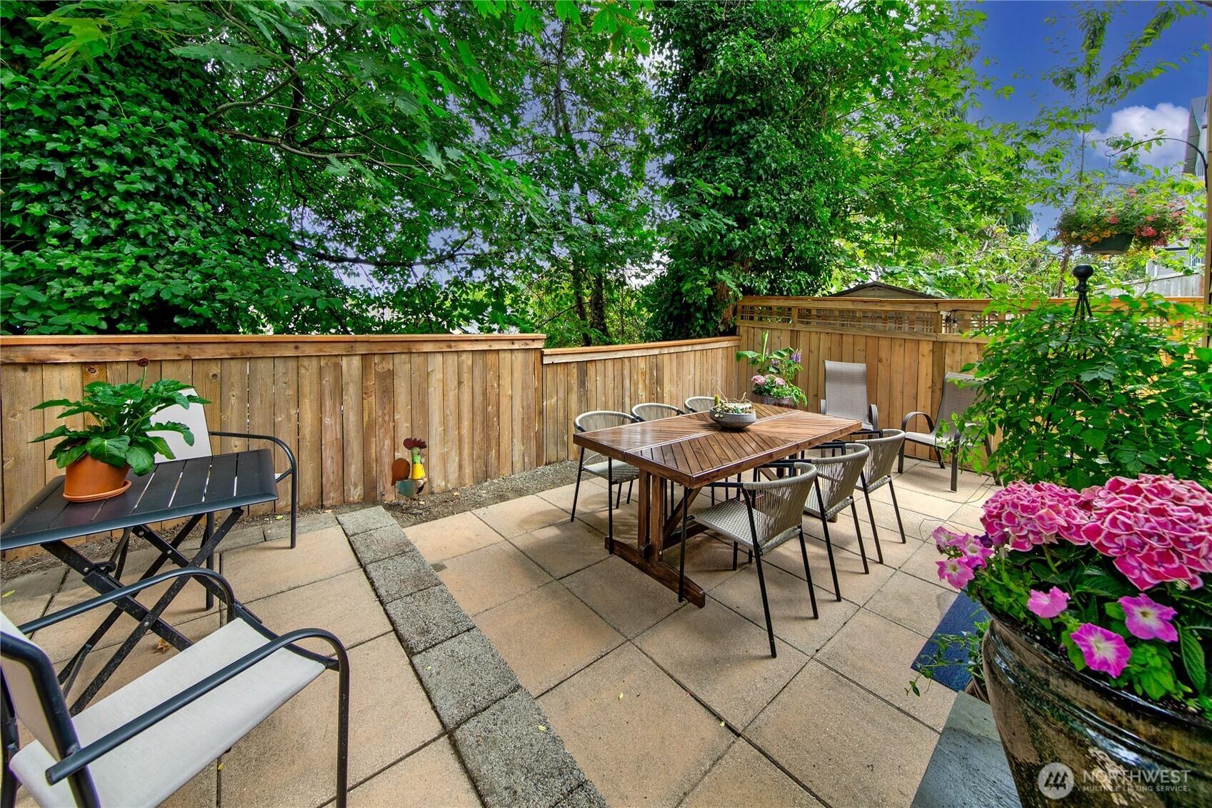 SEATTLE, Washington, 98112, United States, 3 Bedrooms Bedrooms, ,3 BathroomsBathrooms,Residential,For Sale,1875763