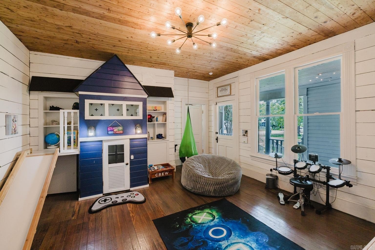 Benton, Arkansas, 72015, United States, 5 Bedrooms Bedrooms, ,3 BathroomsBathrooms,Residential,For Sale,1881485