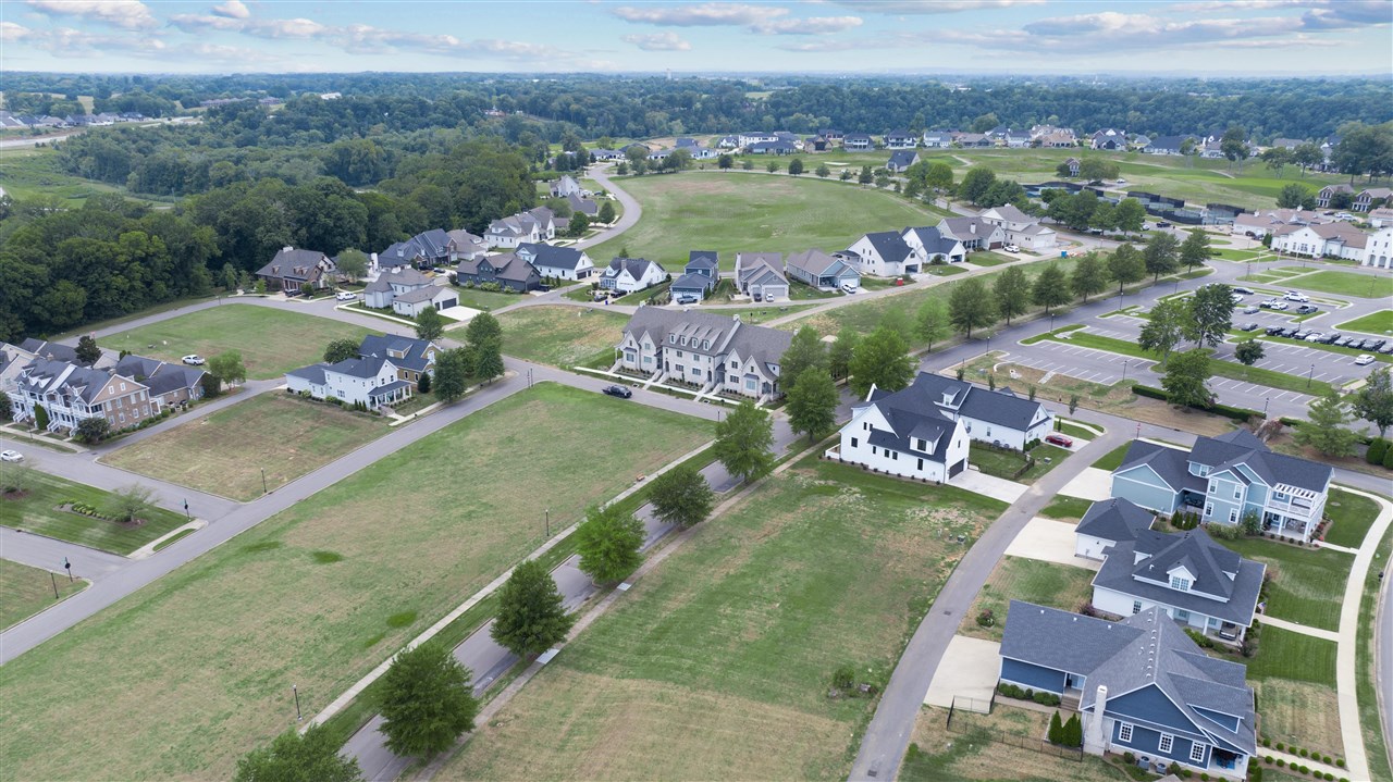 Bowling Green, Kentucky, 42103, United States, 3 Bedrooms Bedrooms, ,4 BathroomsBathrooms,Residential,For Sale,1941670