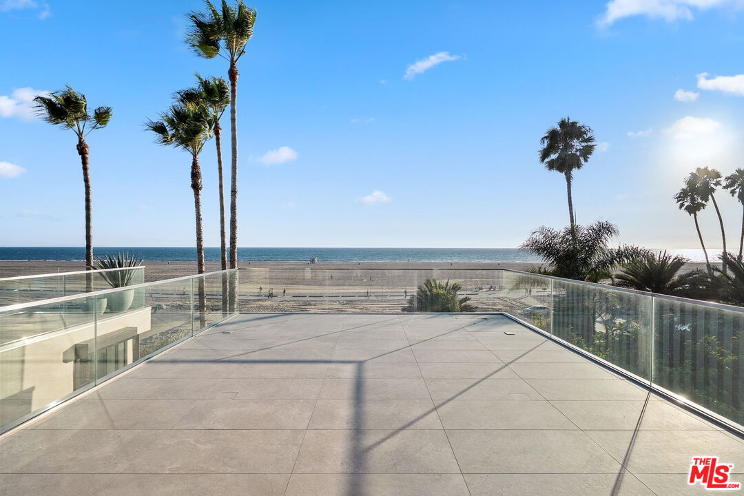 Santa Monica, California, 90403, United States, 7 Bedrooms Bedrooms, ,9 BathroomsBathrooms,Residential,For Sale,1955538