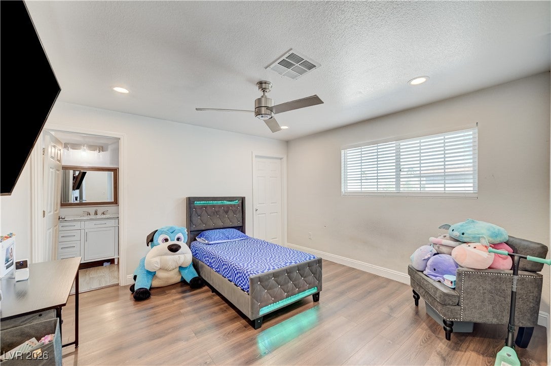 Las Vegas, Nevada, 89122, United States, 5 Bedrooms Bedrooms, ,4 BathroomsBathrooms,Residential,For Sale,2008777