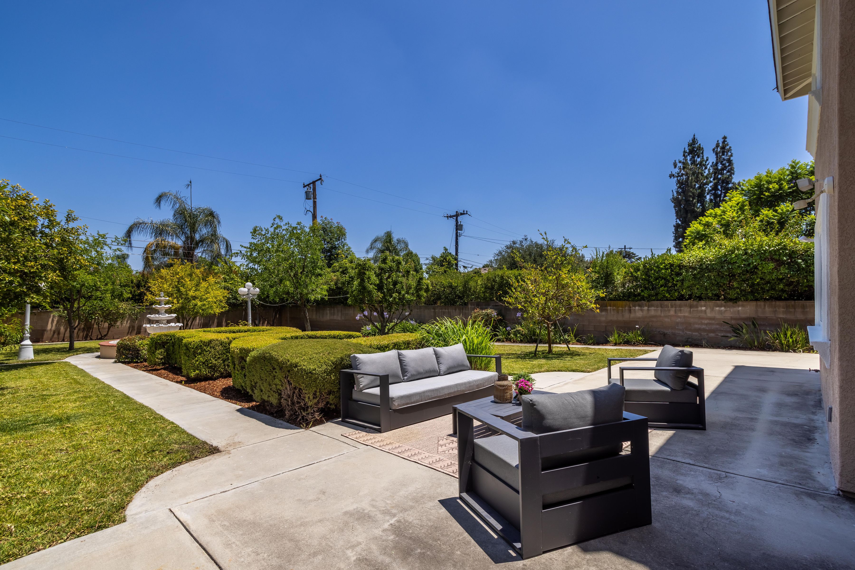  Elegantly Updated and Move-In Ready - 物件實景