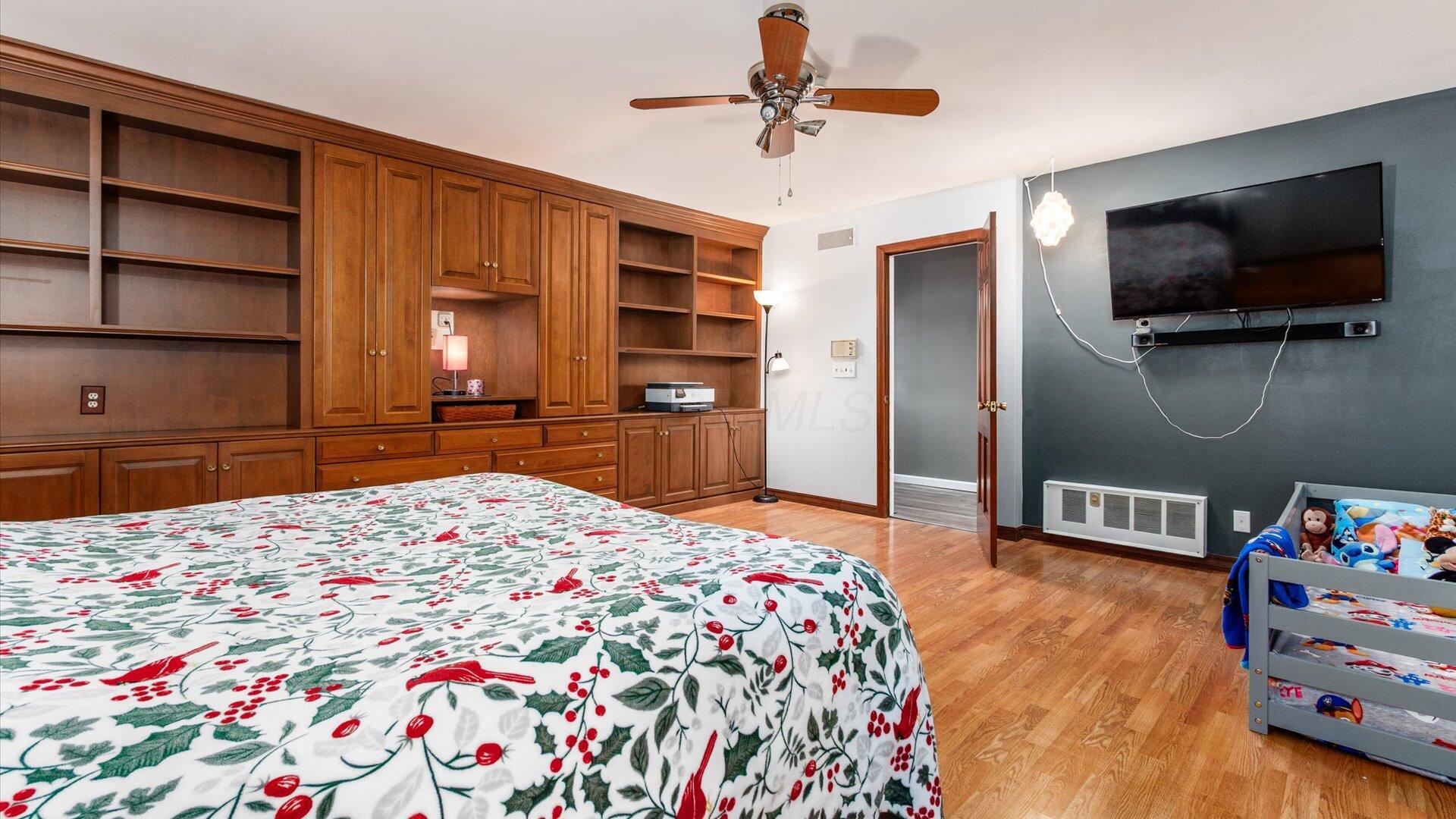 Zanesville, Ohio, 43701, United States, 5 Bedrooms Bedrooms, ,3 BathroomsBathrooms,Residential,For Sale,1988583