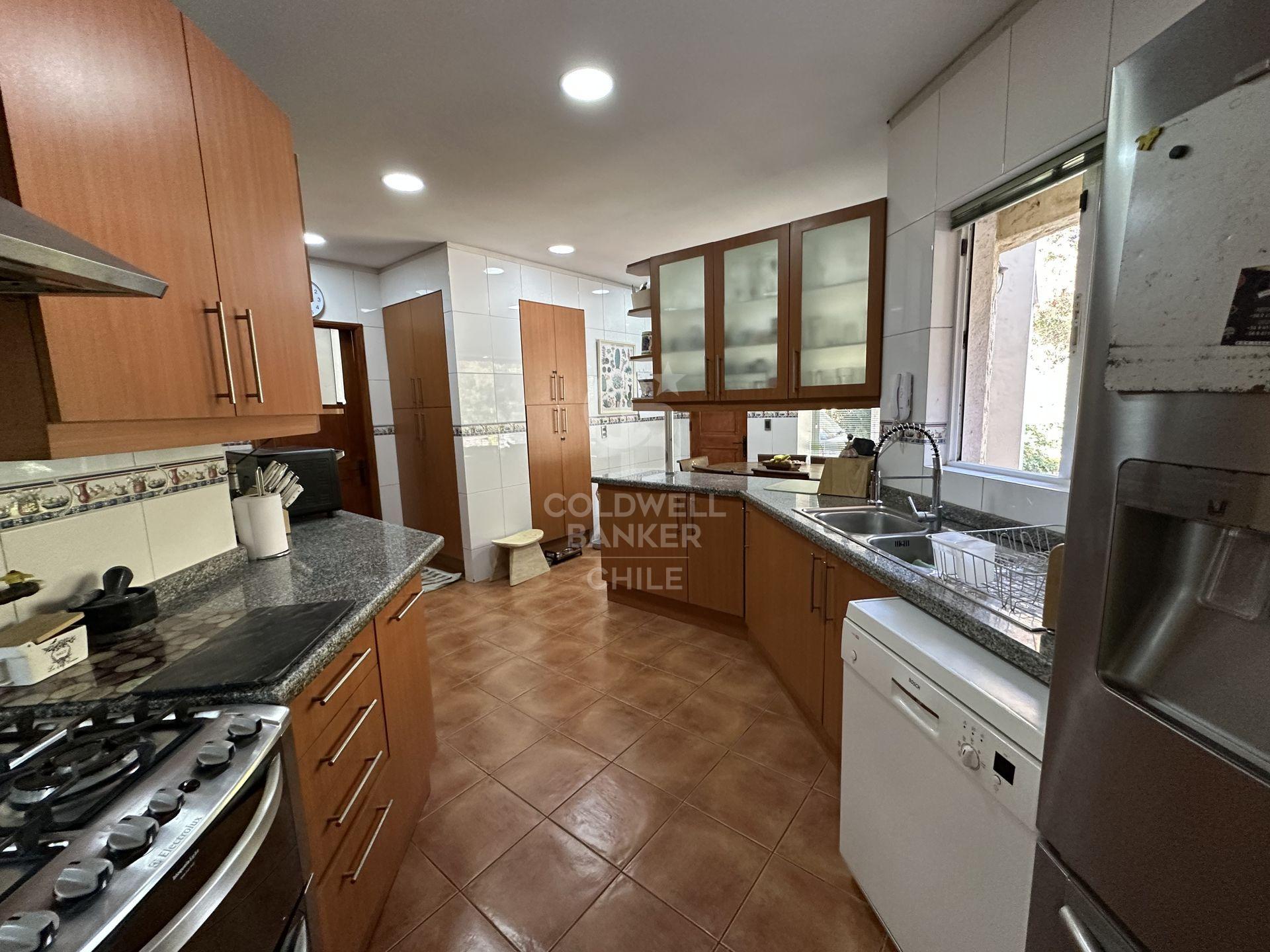 Colina, Chile, 4 Bedrooms Bedrooms, ,4 BathroomsBathrooms,Residential,For Sale,1760633